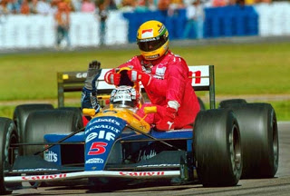 Mansell dá carona a Senna após GP de Fórmula 1 em 1991